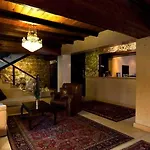 Lithos Hotel 3*