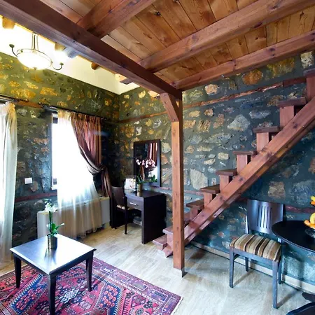 Lithos Hotel