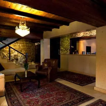 Lithos Hotel 3*