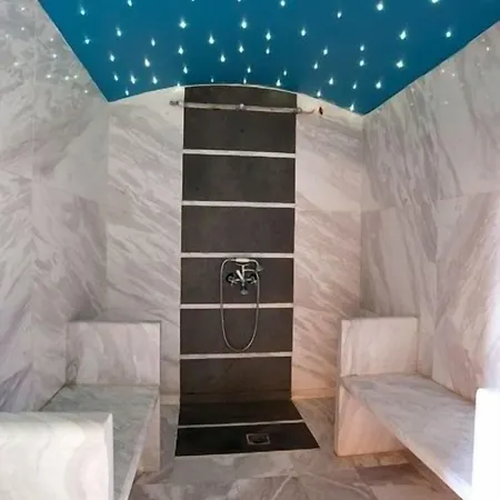 Lithos Hotel