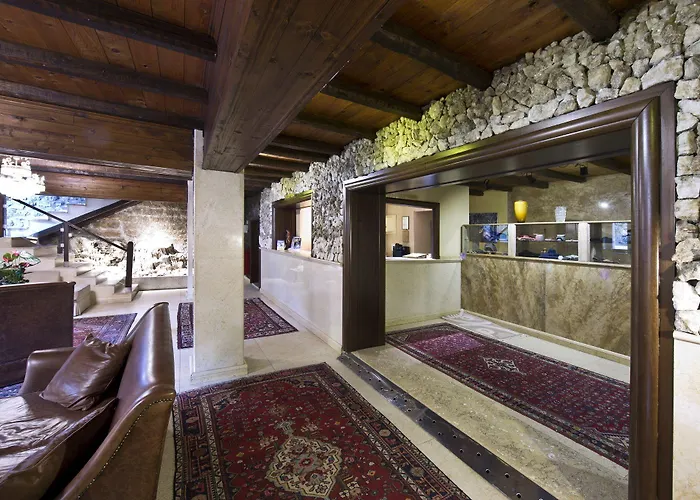 Lithos Hotel 3*