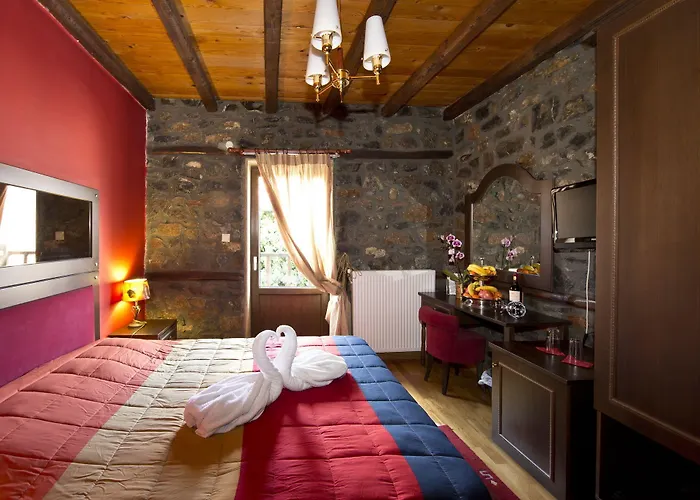 Lithos Hotel 3*