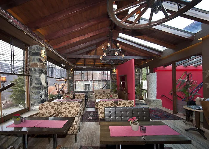 Lithos Hotel 3*